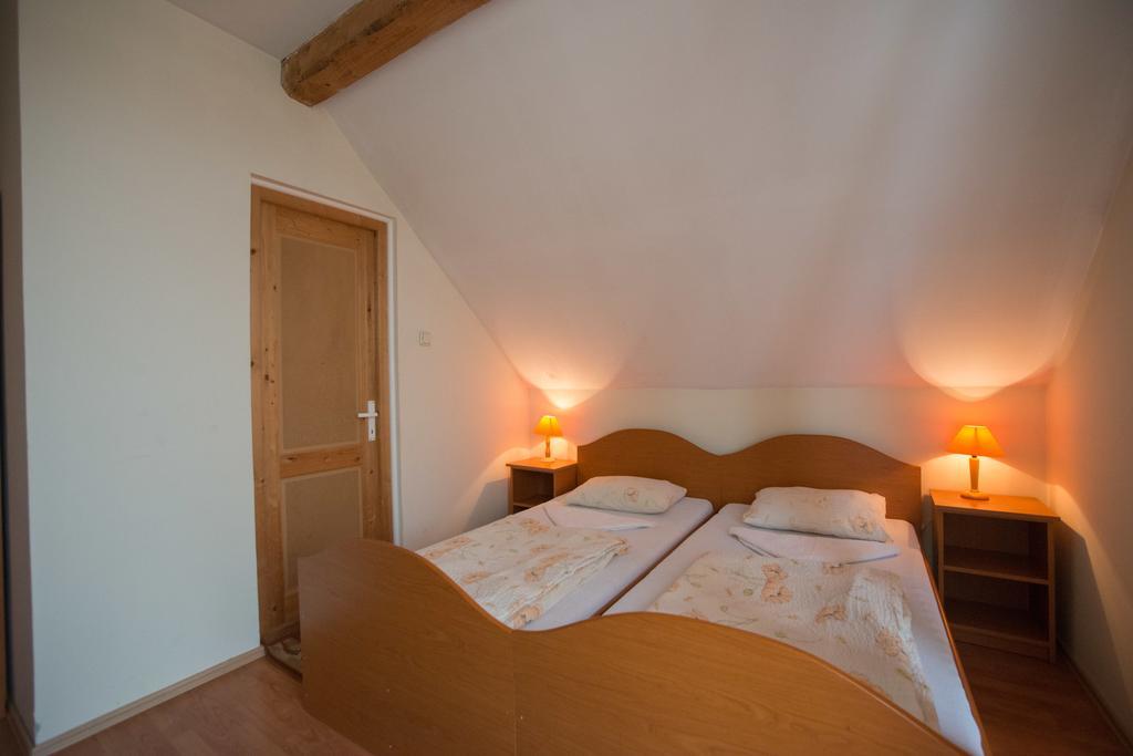 Beluci Panzio Hotel Odorheiu Secuiesc Eksteriør billede