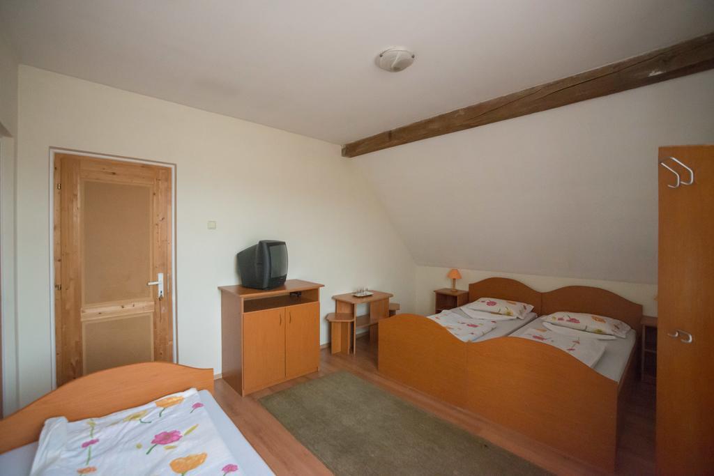 Beluci Panzio Hotel Odorheiu Secuiesc Eksteriør billede