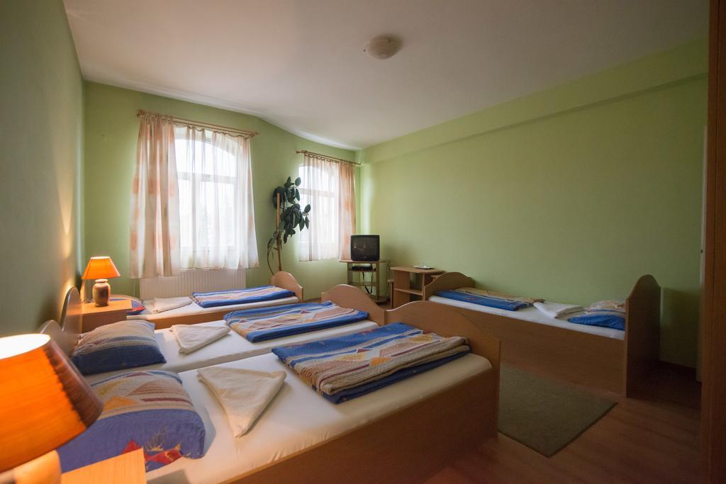 Beluci Panzio Hotel Odorheiu Secuiesc Eksteriør billede
