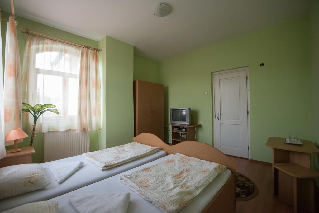 Beluci Panzio Hotel Odorheiu Secuiesc Eksteriør billede